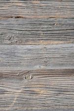 Dreischichtplatten aus original Altholz grau gebürstet